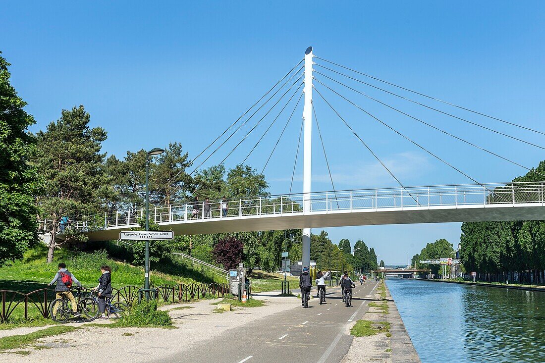 France, Seine Saint Denis, Bobigny, Parc Départemental de la Bergère, Passerelle Pierre-Simon Girard\n