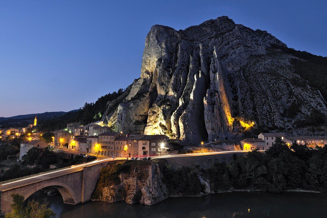 France, Alpes de Haute Provence, Sisteron, the Durance river, the Baume bridge and rock\n