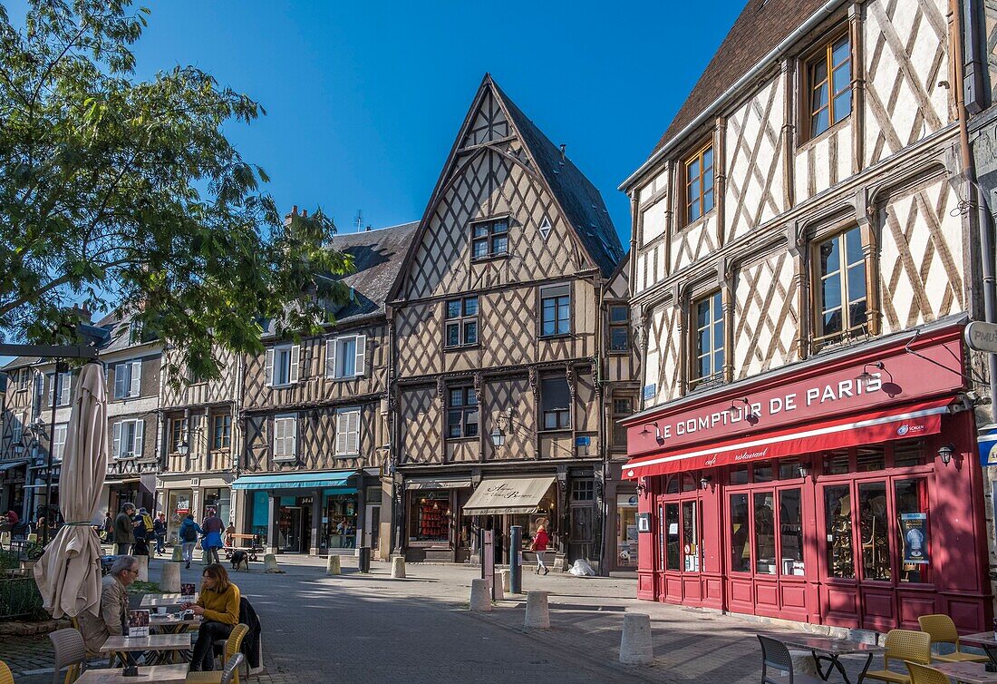 Frankreich, Cher, Bourges, Place Gordaine, Fachwerkhäuser