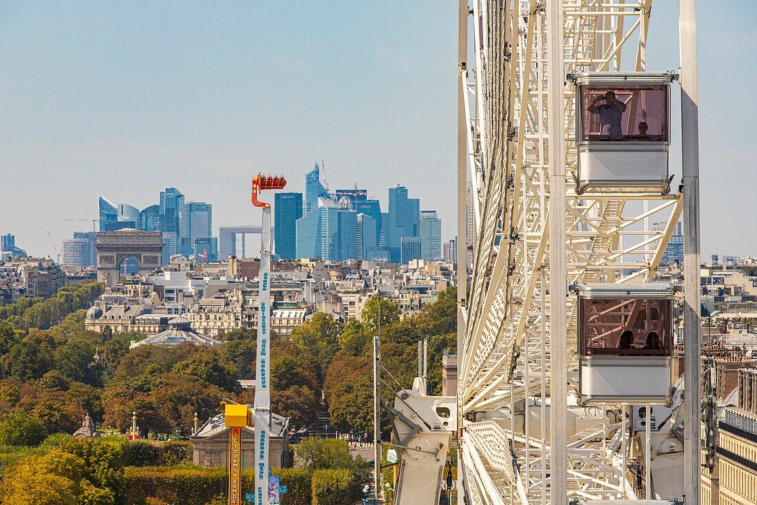 Frankreich, Paris, der Jahrmarkt der Tuilerien, das Riesenrad und das Viertel La Defense