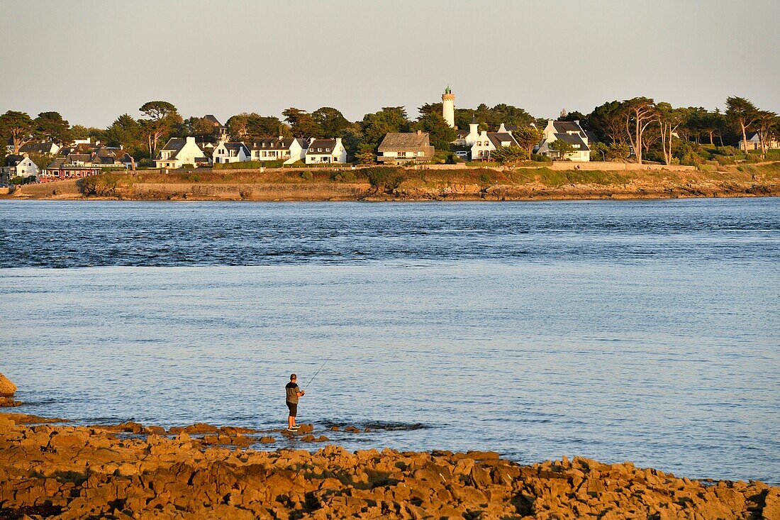 France, Morbihan, Locmariaquer, Kerpenhir point, peninsula that marks the west entrance of the Gulf of Morbihan, on the other bank Port Navalo\n