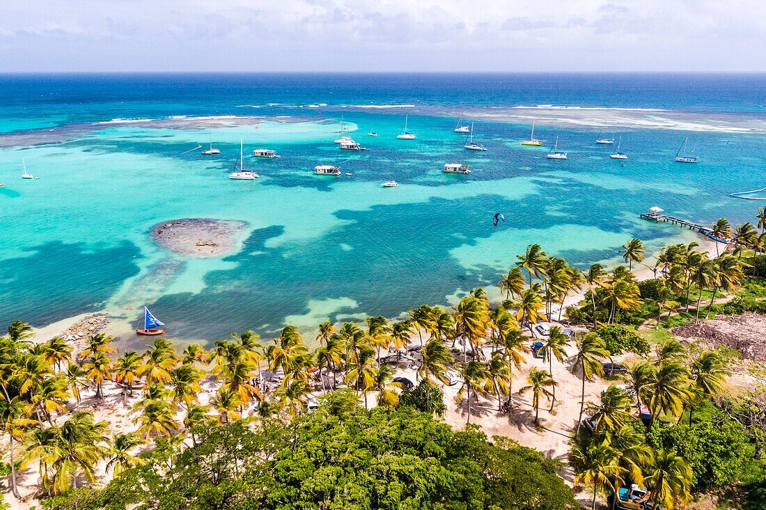 Frankreich, Karibik, Kleine Antillen, Guadeloupe, Grande-Terre, Saint-François, Luftaufnahme des Strandes und der Lagune
