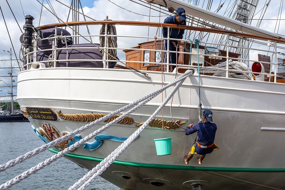 France, Seine Maritime, Rouen, Armada of Rouen 2019, Maintenance of the hull on Shabab Oman II\n