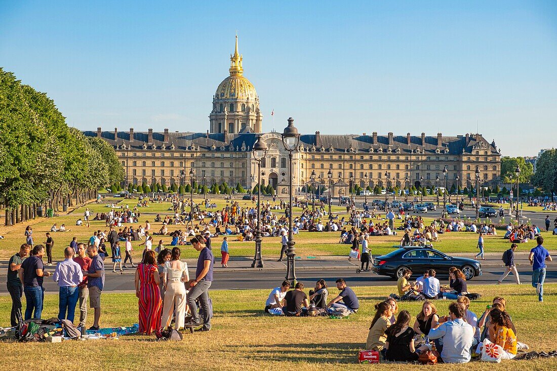 France, Paris, Esplanade des Invalides, picnic on summer evenings\n