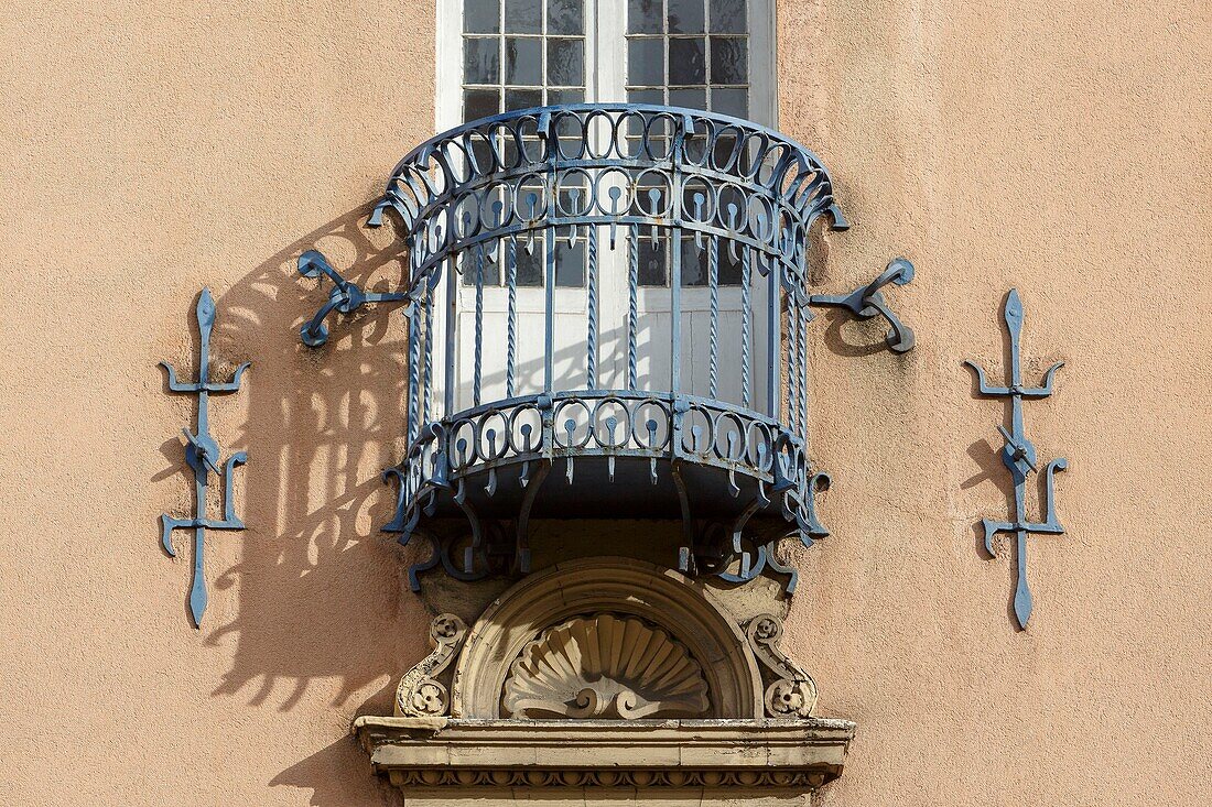 Frankreich, Meurthe et Moselle, Nancy, Fassade eines Hauses und Balkon