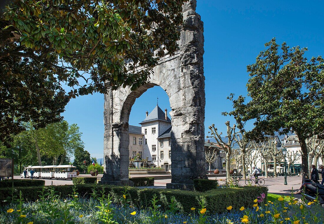Frankreich, Savoyen, Aix les Bains, Alpenriviera, der römische Bogen von Campanus auf dem Platz der Bäder