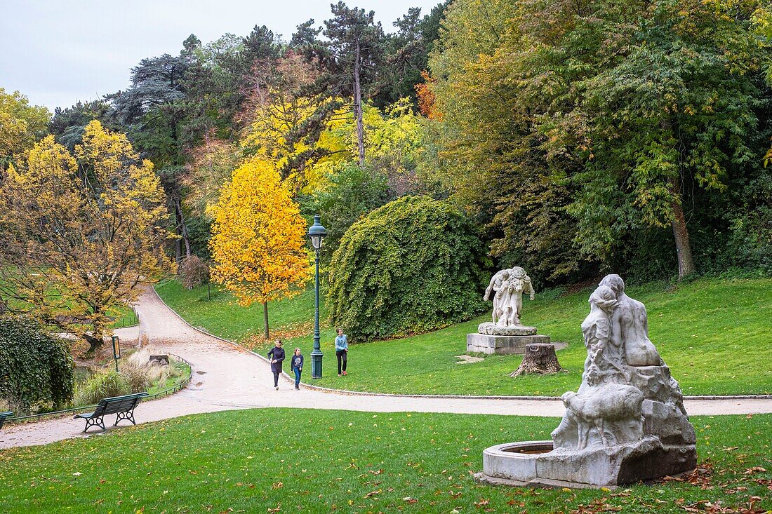 France, Paris, Parc-de-Montsouris district, Montsouris Park in the fall\n
