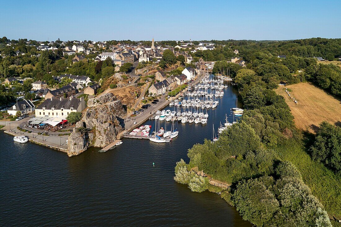 France, Morbihan, La Roche Bernard, the Vilain river and the Ruicard rock (aerial view)\n