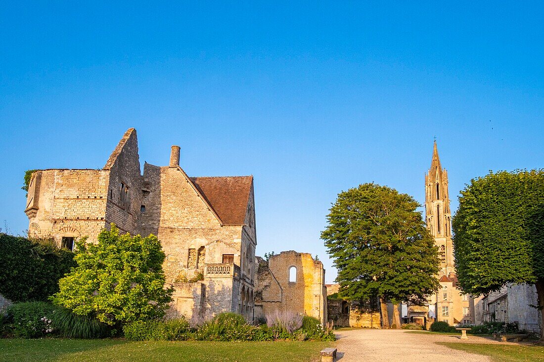 Frankreich, Oise, Senlis, Königliches Schloss und Priorat Saint Maurice