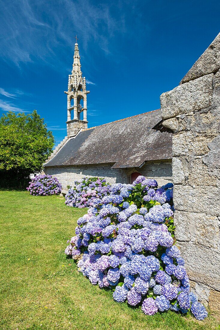 Frankreich, Finistere, Aven Country, Nevez, Kapelle Notre-Dame-de-la-Clarté oder Kapelle Trois-Marie (16. Jahrhundert) im Dorf Tremorvezen