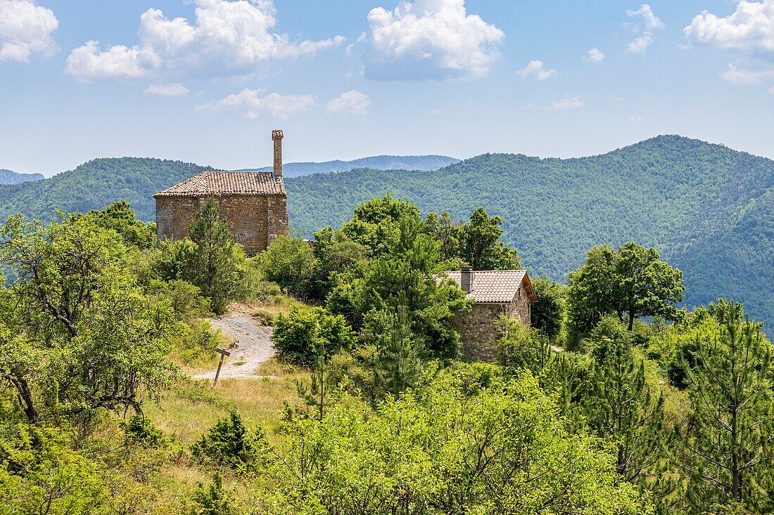 Frankreich, Hautes-Alpes, Regionaler Naturpark der Baronnies Provencal, Étoile-Saint-Cyrice, das Priorat von Saint-Cyrise aus dem elften, zwölften Jahrhundert