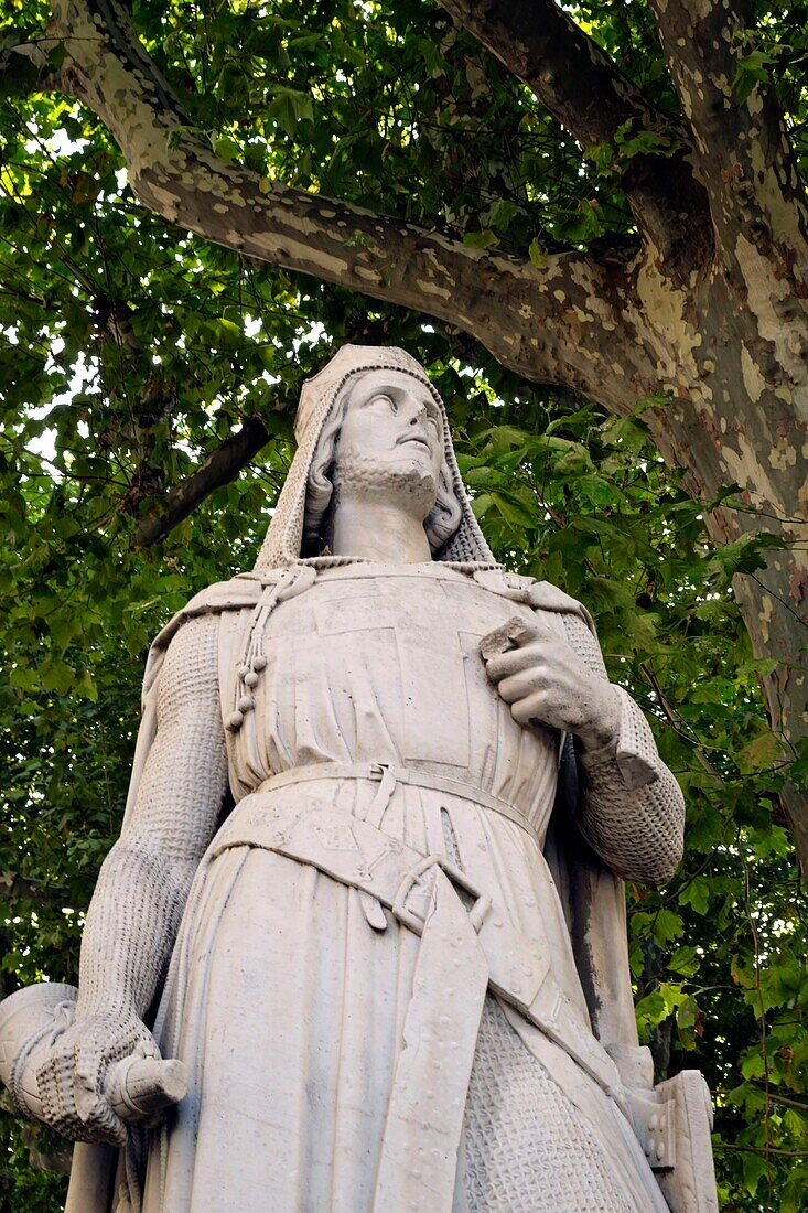 France, Vaucluse, Orange, Place de la Republique, Raimbaud II statue Comte d Orange\n