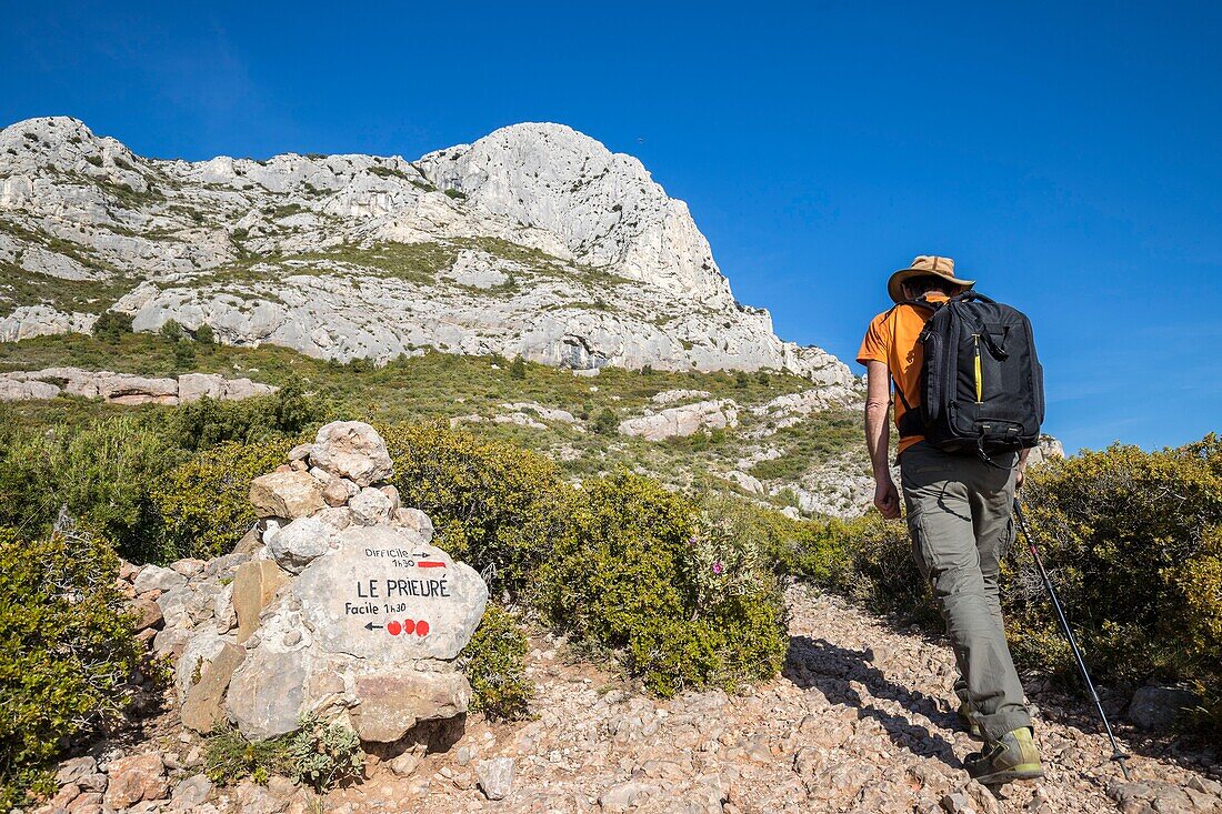 France, Bouches du Rhône, Pays d'Aix, Grand Site Sainte-Victoire, Montagne Sainte-Victoire, information on the Red Trail to the Priory\n