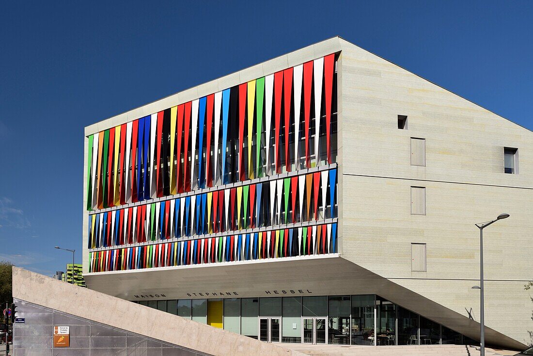 Frankreich, Nord, Lille, Haus Stephane Hessel, modernes Gebäude, das 2016 vom Architekten Julien De Smedt entworfen wurde und eine Jugendherberge und andere Infrastruktur beherbergt