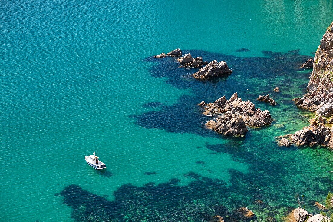 France, Finistere, Armorica Regional Natural Park, Crozon Peninsula, Telgruc-sur-Mer, Guern cliffs\n