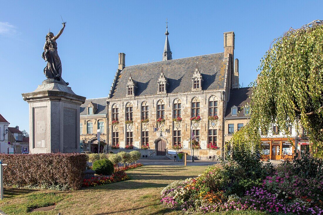 France, Nord, Hondschoote, city hall built between 1555 and 1558 in sandstone and white stones\n