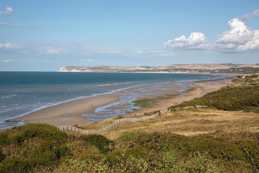 Frankreich, Pas de Calais, Cote d'Opale, Audinghen, GR Küste von Cap Gris Nez (Cap blanc nez im Hintergrund)