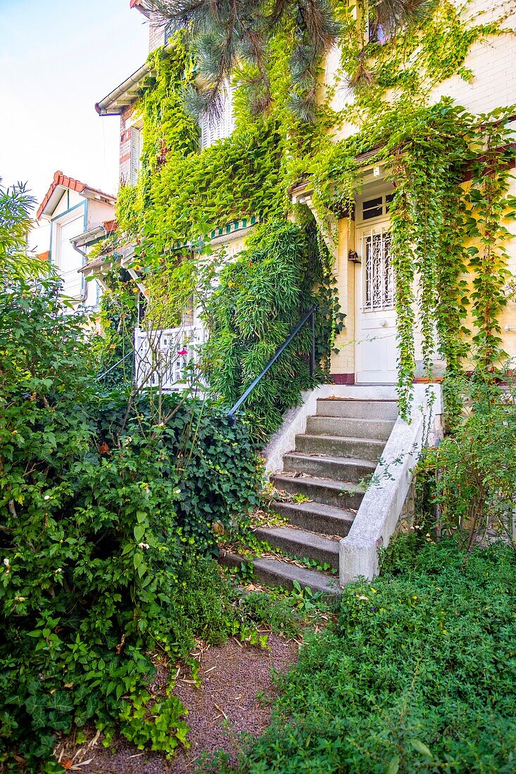 France, Paris, Porte de Bagnolet, the countryside in Paris\n