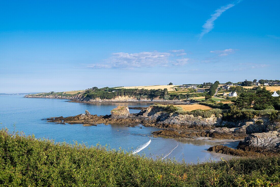 France, Finistere, Armorica Regional Natural Park, Crozon Peninsula, Argol, grève de Porslous\n