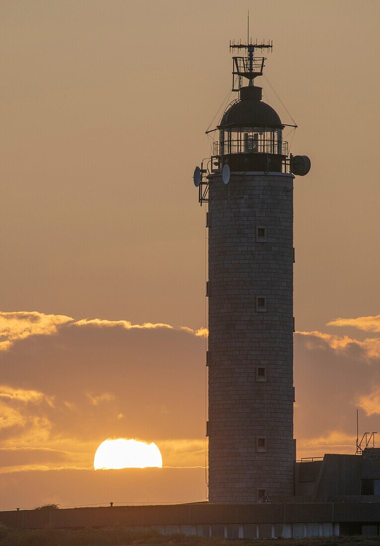 France, Pas de Calais, Cote d'Opale, Parc naturel regional des Caps et Marais d'Opale, cap gris nez, Audinghen, Lighthouse at sunset\n