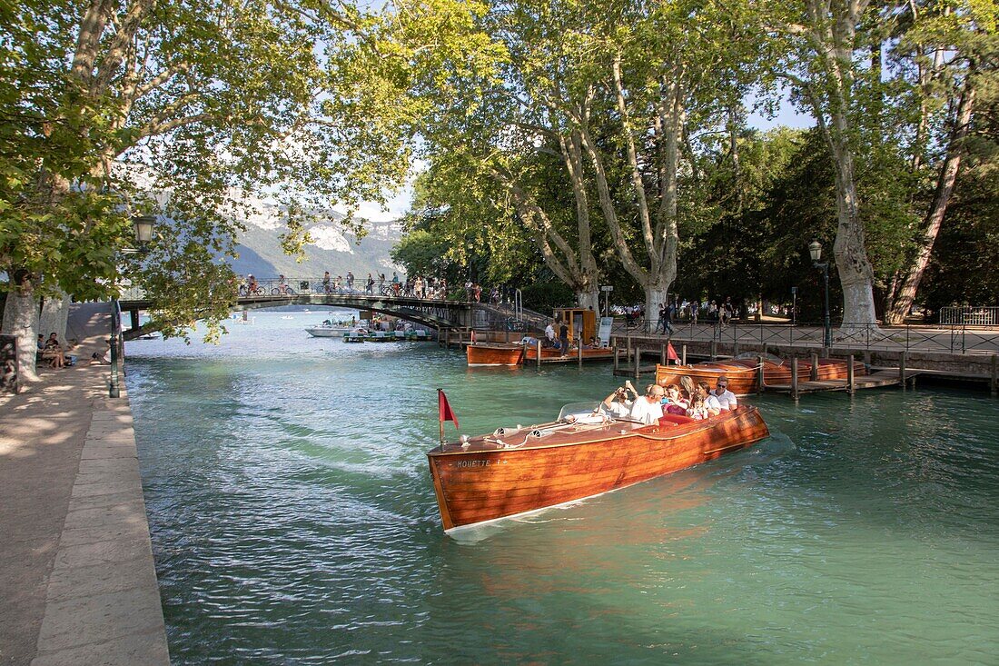 France, Haute Savoie, Annecy, boats on the Canal du Vasse and the Pont des Amours\n