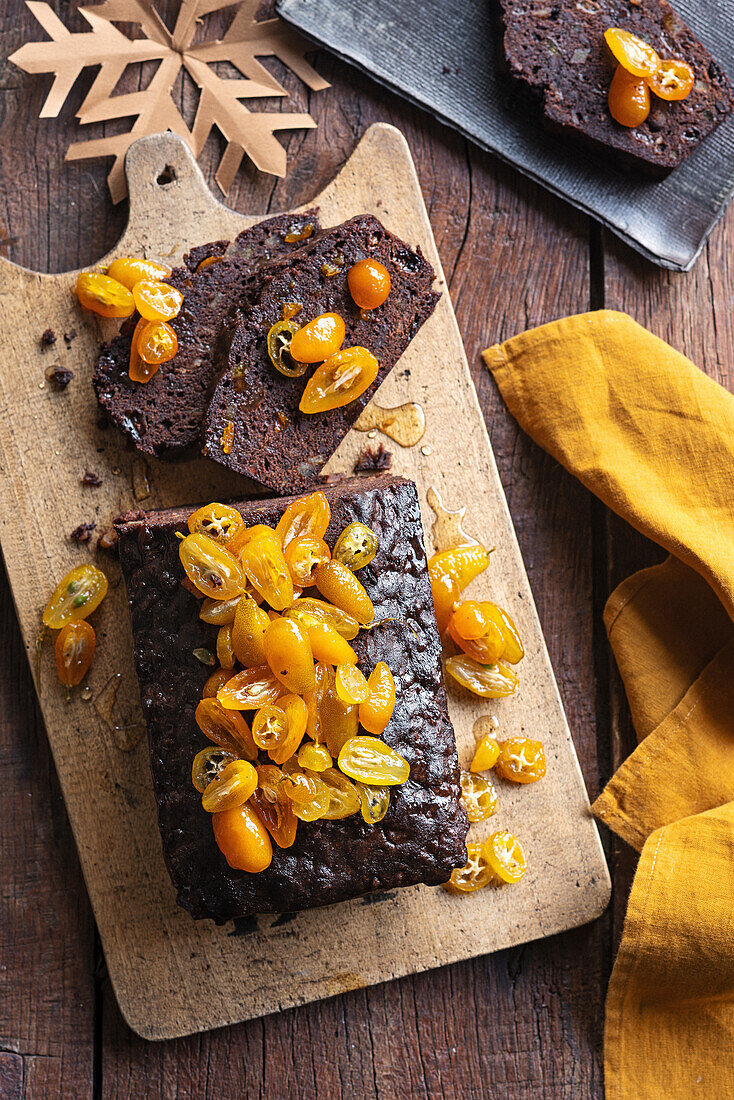 Schokoladenkuchen mit Kumquats