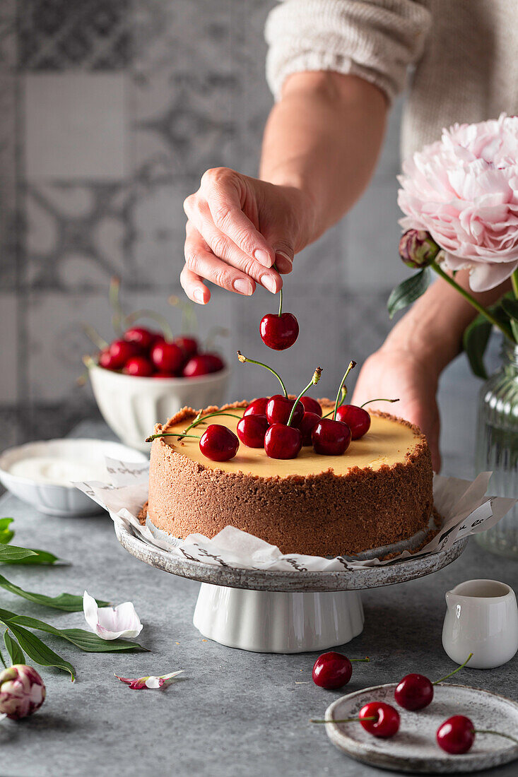 Classic lemon cheesecake with cherries