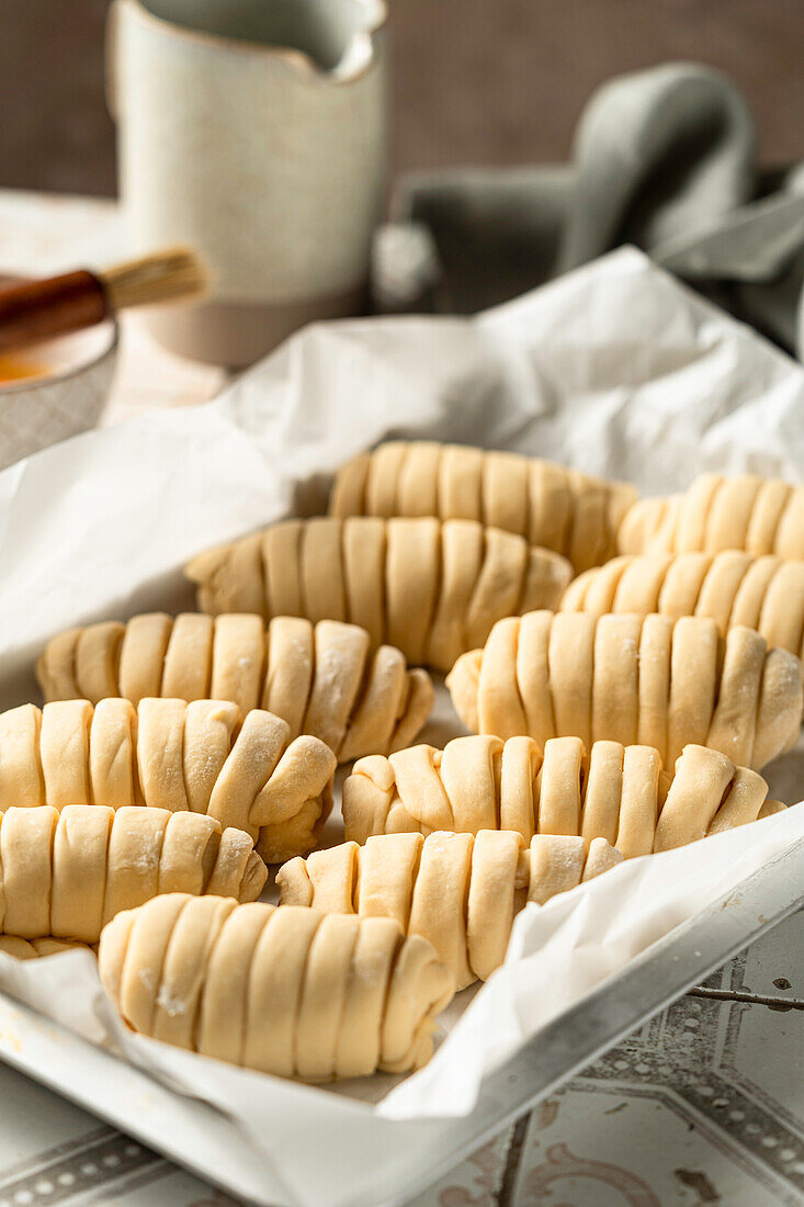 Party bread with mozzarella (before baking)