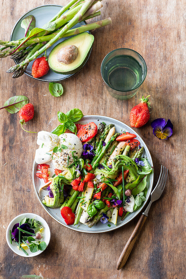 Asparagus burrata salad with strawberries