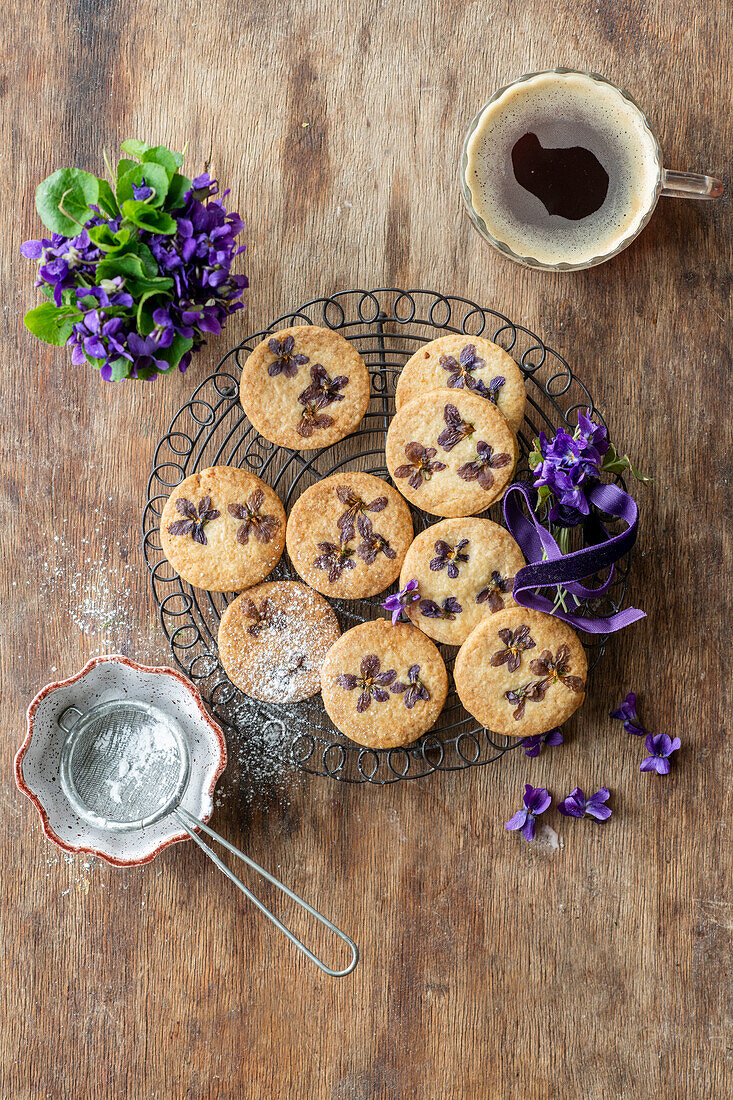 Wild violets cookies