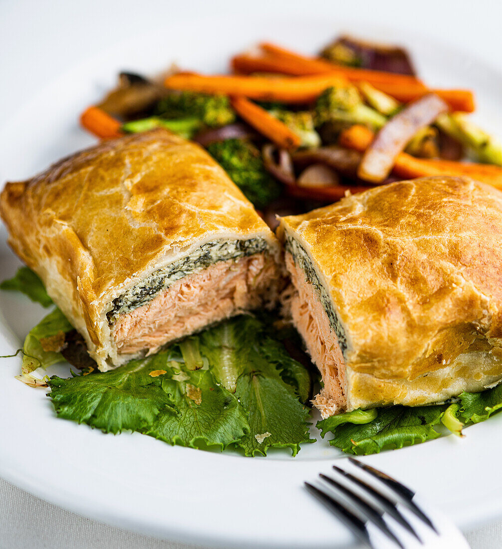 Salmon en croute with mixed vegetables
