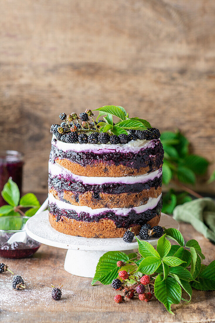 Blackberry naked cake