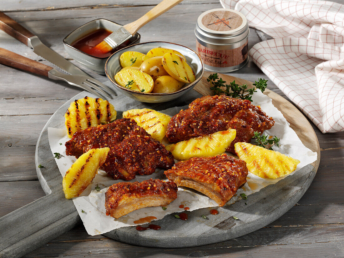 Grilled spare ribs with pineapple
