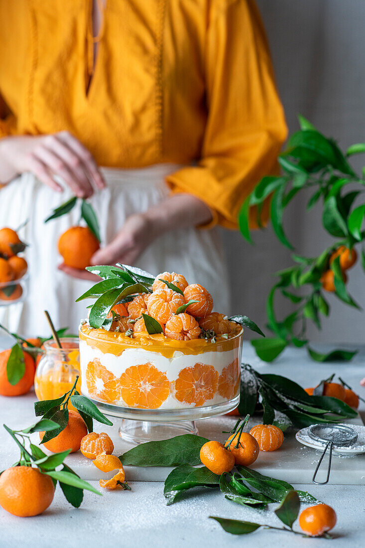 Clementine trifle with sour cream and clementine quark