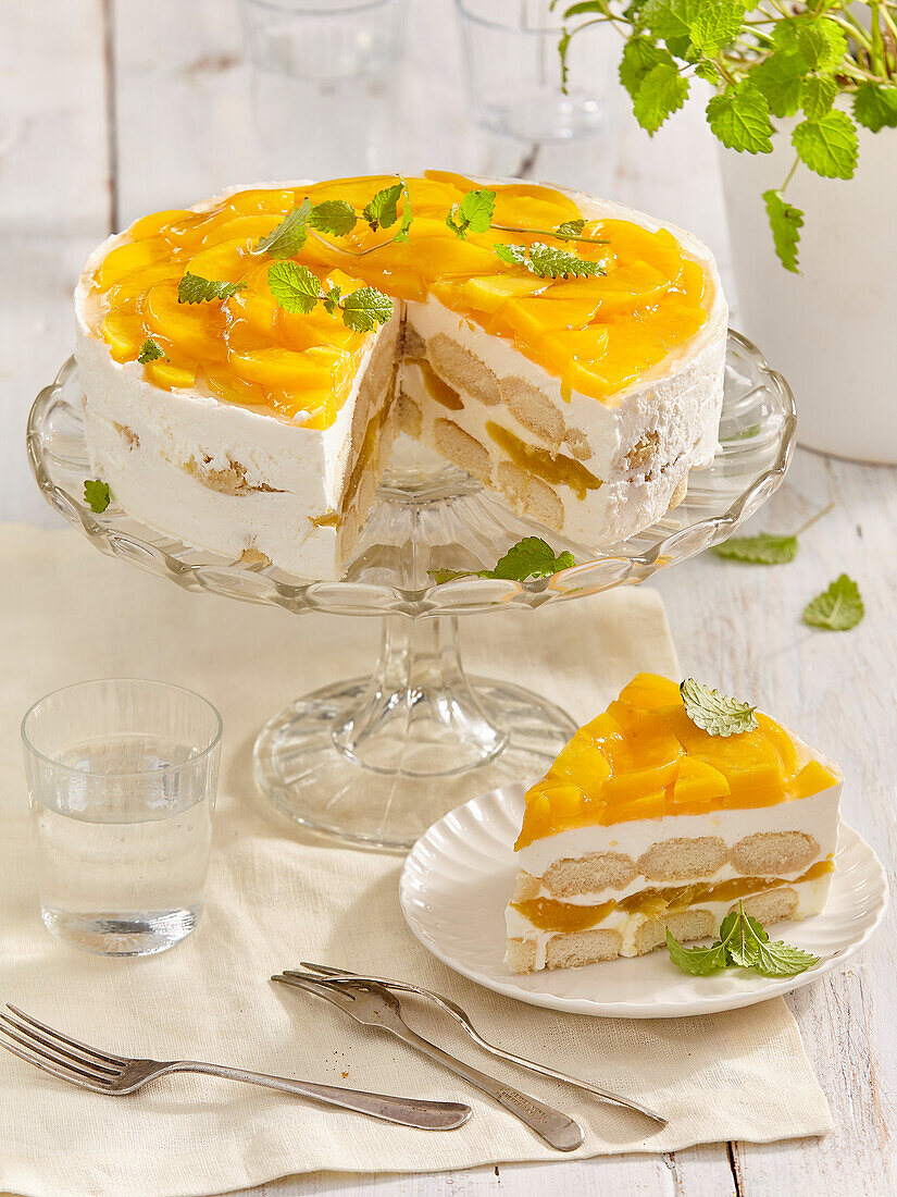 Mango-Tiramisu-Torte