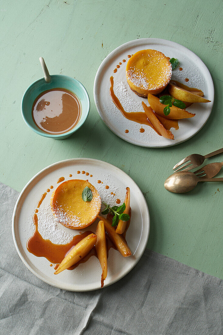 Mini pumpkin pies with pears