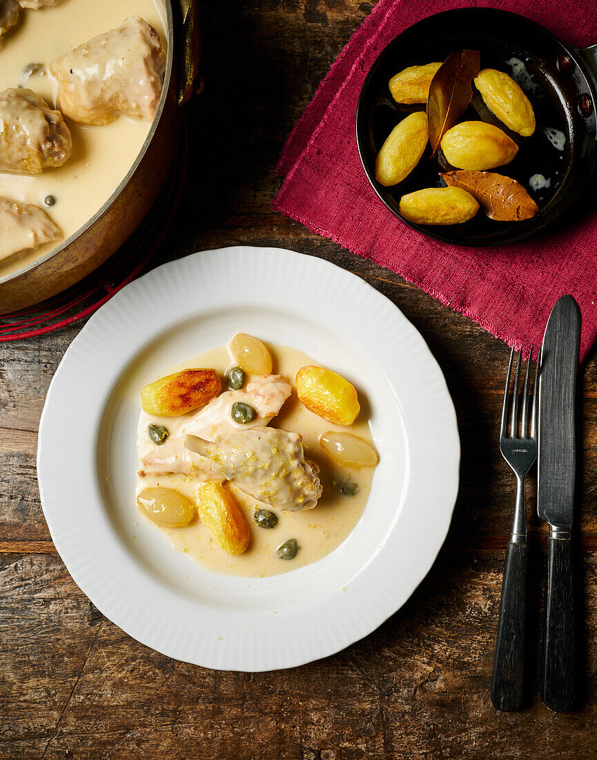 Frikasseé vom Perlhuhn mit Pommes Cocotte