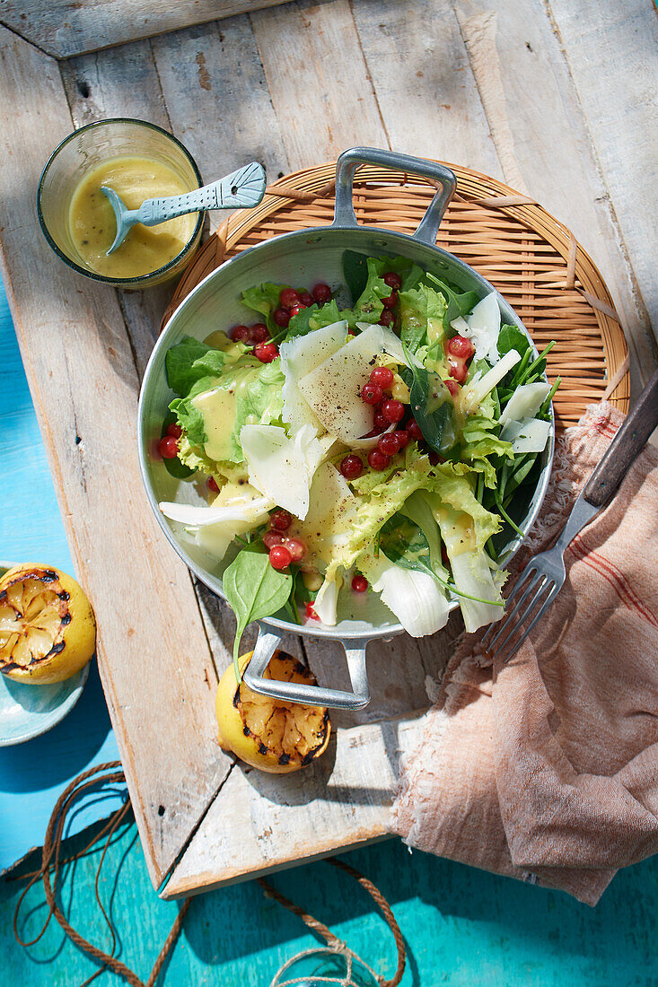 Endive salad with grilled lemon dressing