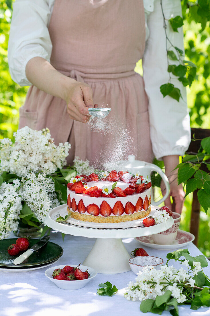 Strawberry mousse cake