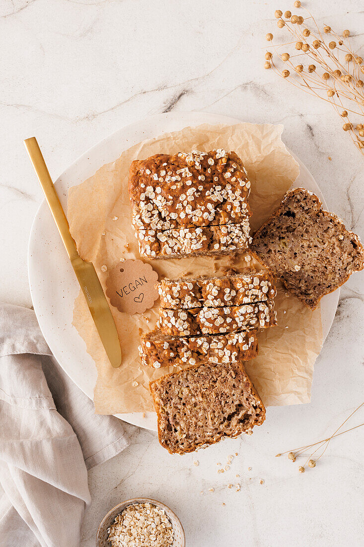 Banana bread with oats