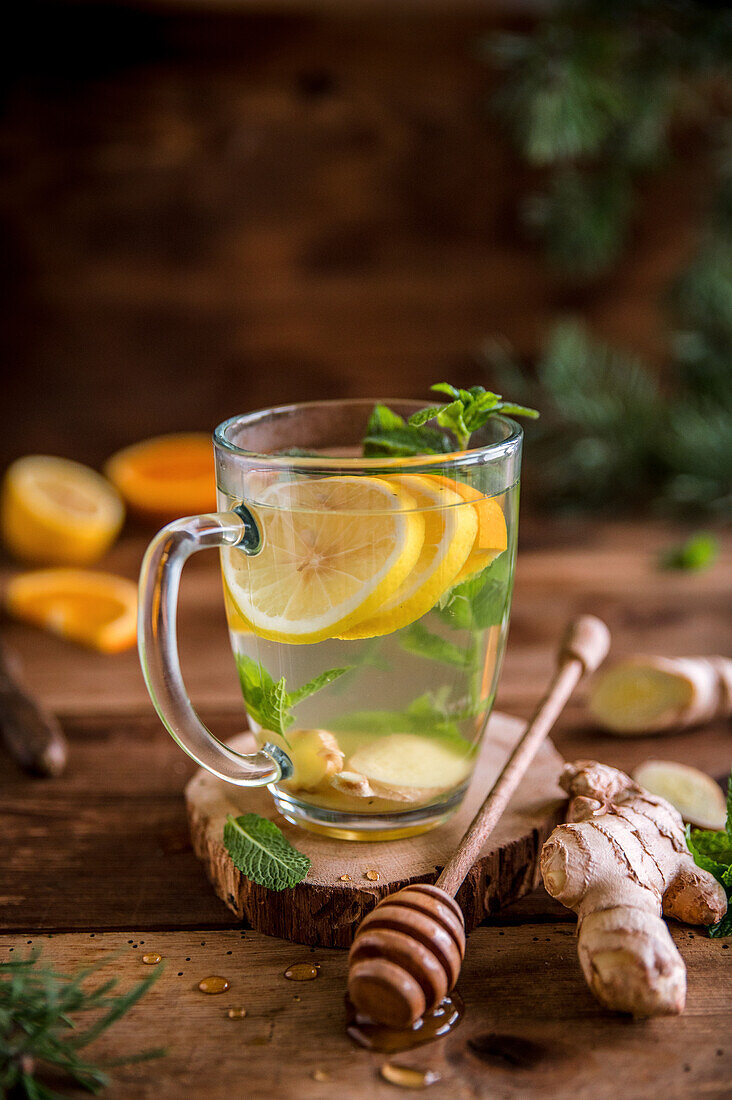 Warming ginger infusion with lemon and mint