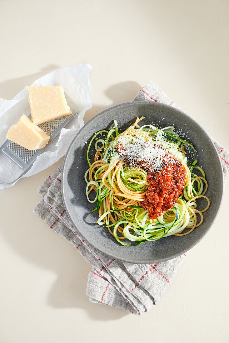 Courgette noodles with lentil bolognese