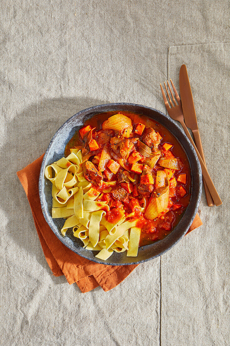 Rinderragout mit Kürbis und Salbei