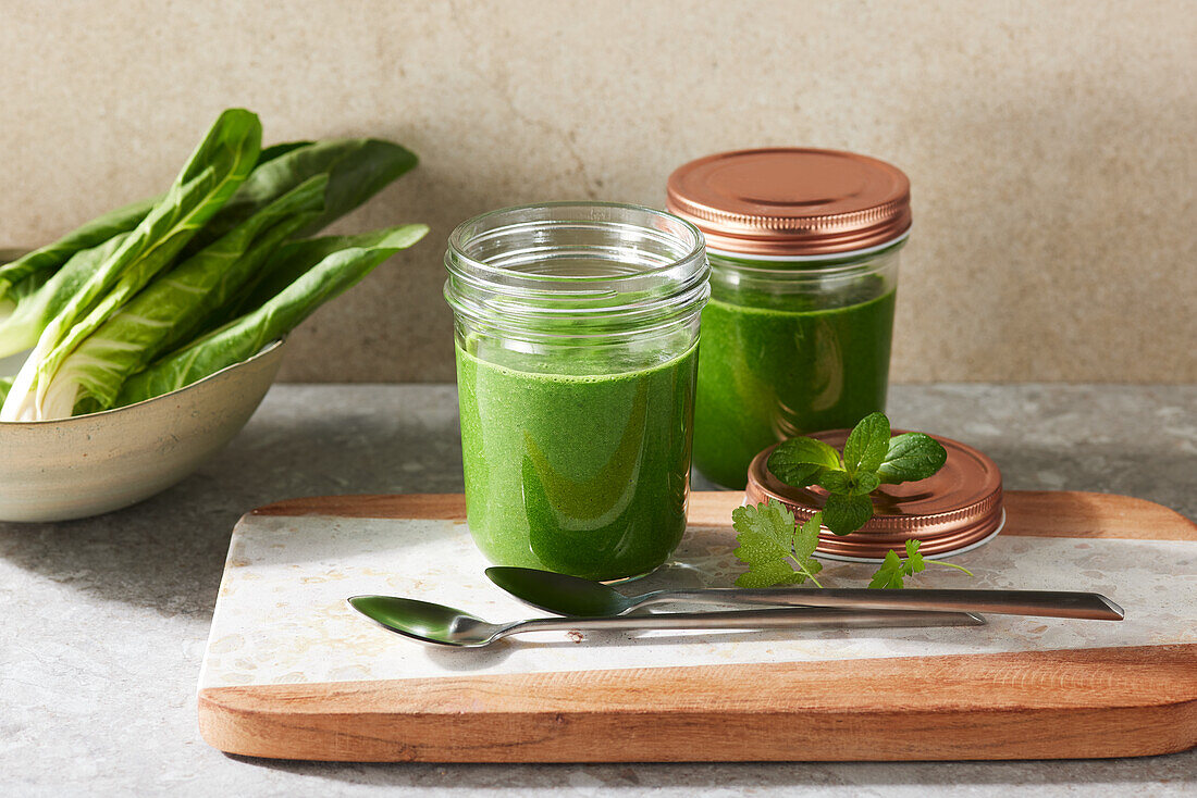 Green chard smoothie with banana, mint and vanilla