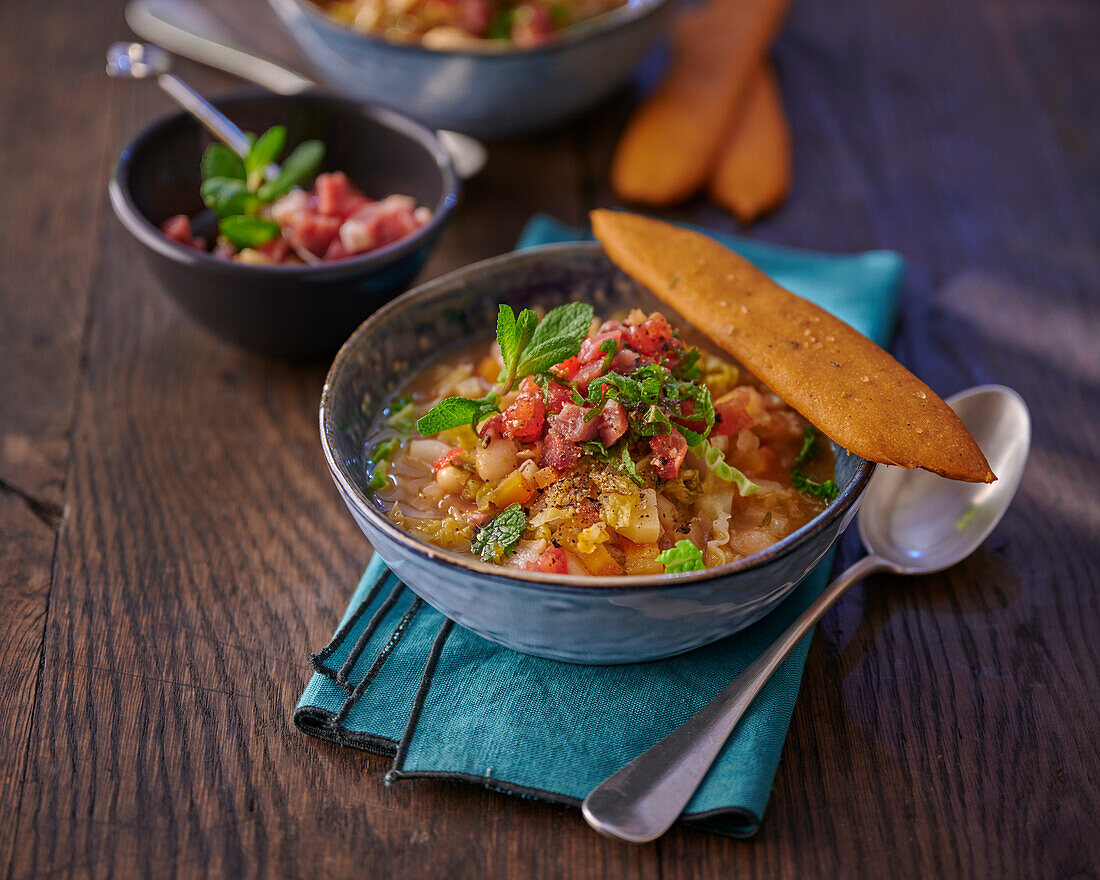 Corsican beetroot and kale soup with ham