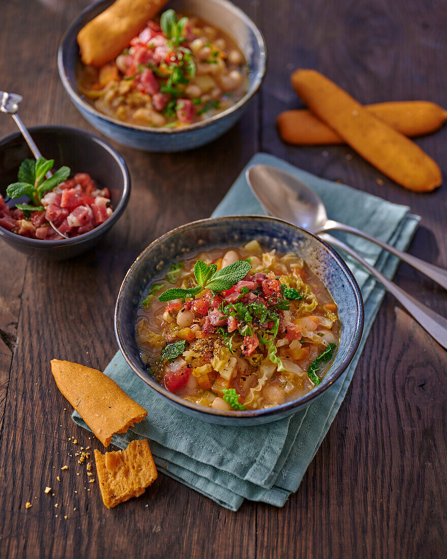 Corsican beetroot and kale soup with ham