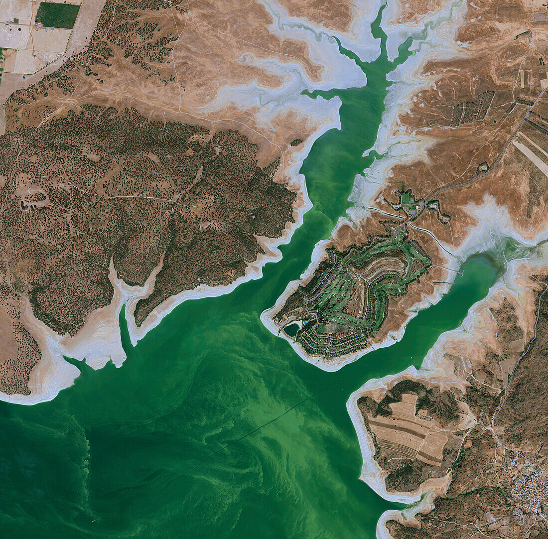 Drought in Valdecanas reservoir, Spain, satellite image