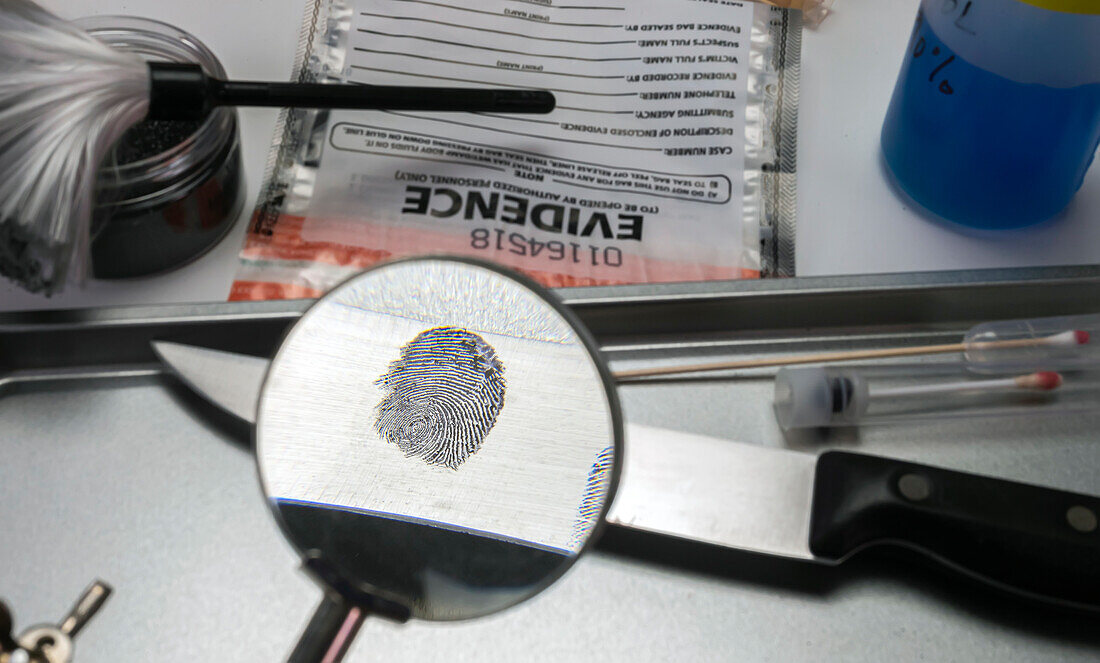 Forensic fingerprint analysis
