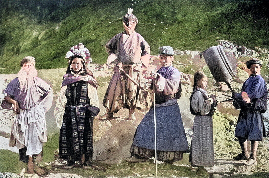 Tibetan dancers