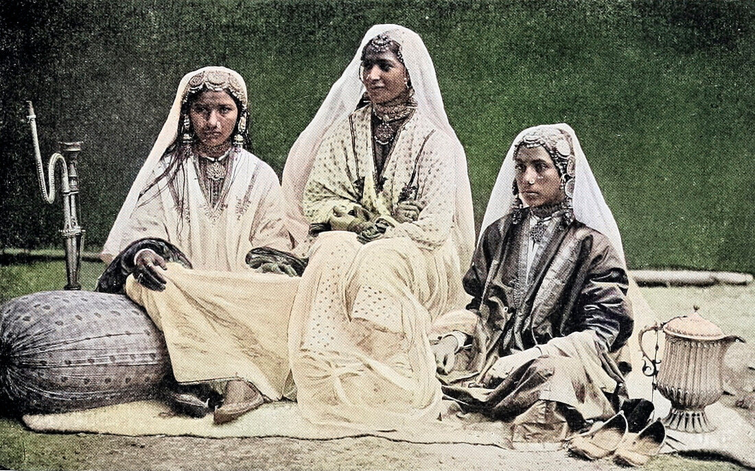 Nautch girls of Kashmir